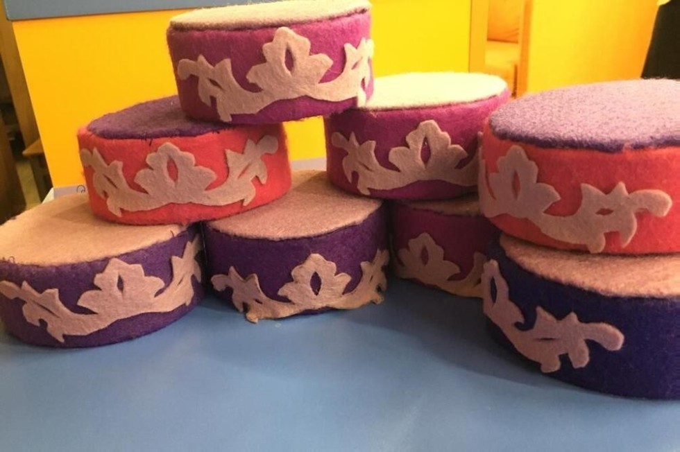 Обучающиеся богословской школы 'Ихлас' и ОШ 'Университетская' познакомились с технологией создания тюбетеек Обучающиеся богословской школы 'Ихлас' и ОШ 'Университетская' познакомились с технологией создания тюбетеек