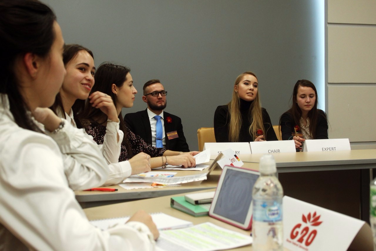 В КФУ прошла Молодежная модель G20 В КФУ прошла Молодежная модель G20