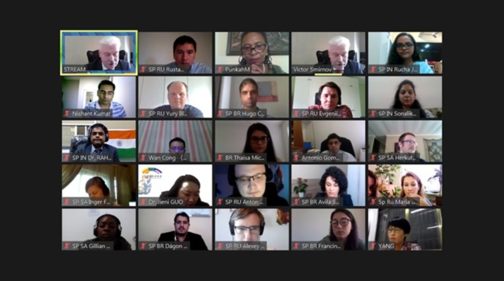 Сотрудник кафедры технологий программирования выступил с докладом на V Форуме учёных стран БРИКС. Сотрудник кафедры технологий программирования выступил с докладом на V Форуме учёных стран БРИКС.