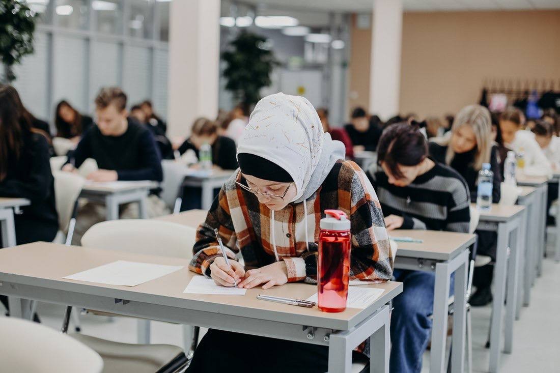 12 февраля состоялась Межрегиональная предметная олимпиада КФУ по обществознанию 12 февраля состоялась Межрегиональная предметная олимпиада КФУ по обществознанию