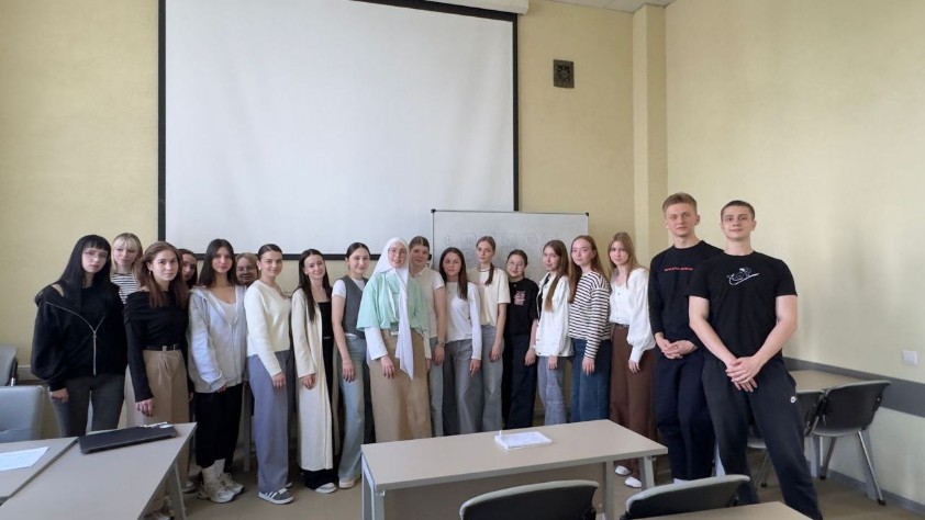 23 и 24 апреля преподаватели кафедры провели кураторские часы приуроченные к празднованию 80-й годовщины Победы в Великой отечественной войне 23 и 24 апреля преподаватели кафедры провели кураторские часы приуроченные к празднованию 80-й годовщины Победы в Великой отечественной войне