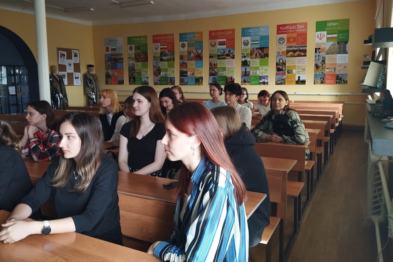 В группе е1318Л прошел кураторский час на тему 'Свобода и ответственность ? две стороны одной медали' В группе е1318Л прошел кураторский час на тему 'Свобода и ответственность ? две стороны одной медали'