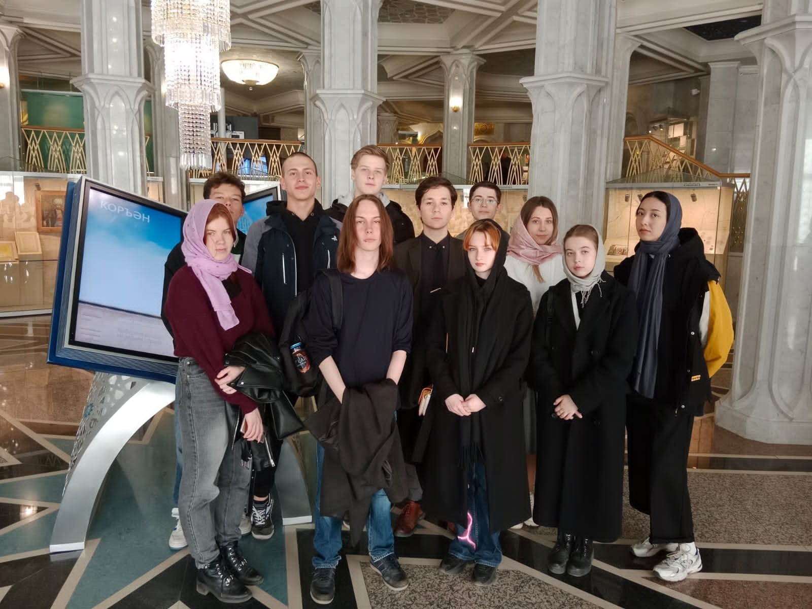 Студенты-теологи посетили выставку Студенты-теологи посетили выставку