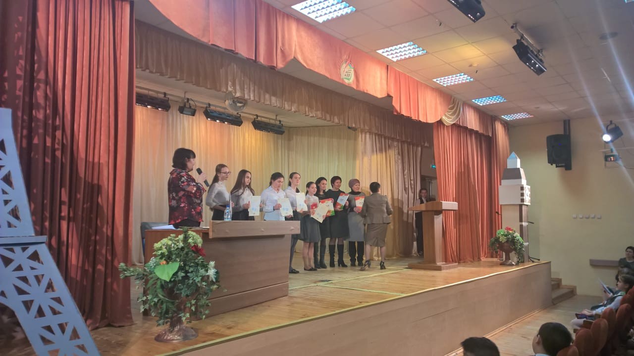 Яшь эзләнүчеләр белән очрашу Яшь эзләнүчеләр белән очрашу