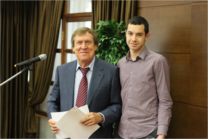 Вручение именных стипендий Роальда и Ренада Сагдеевых за осенний семестр 2012 года﻿
