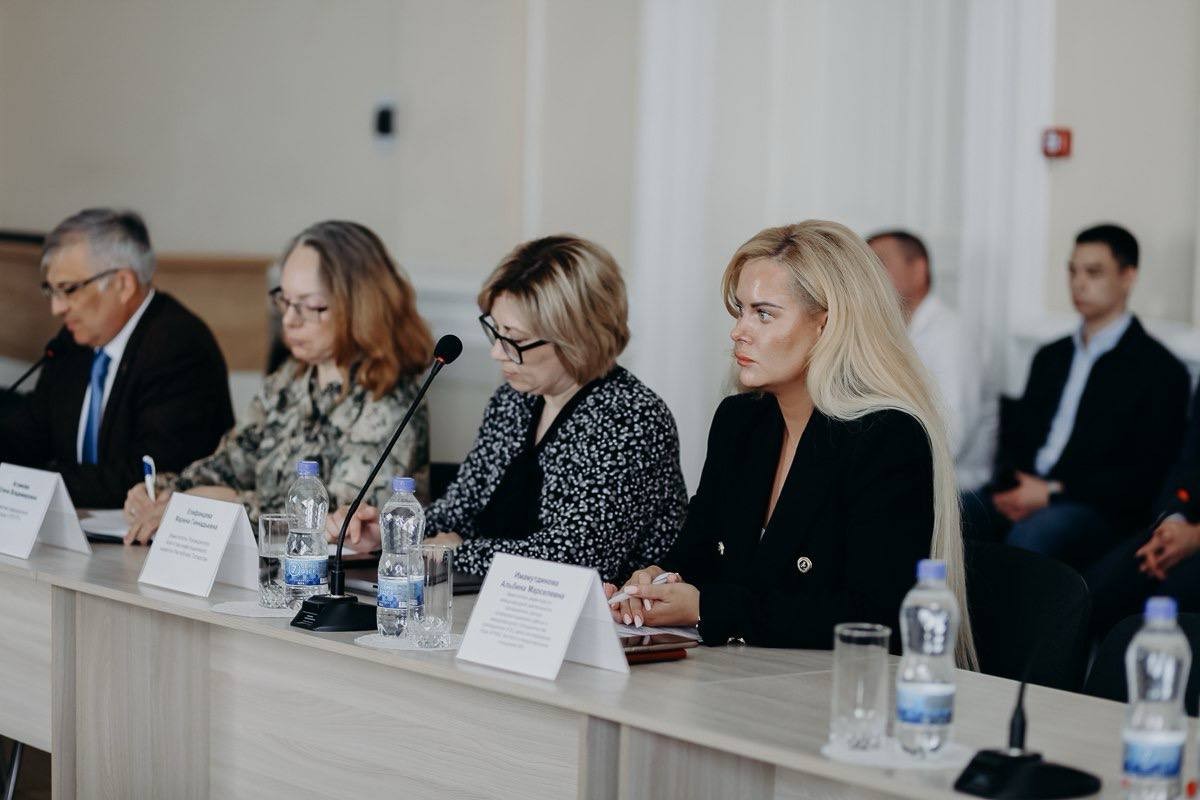 В ходе визита в КФУ послы африканских стран высоко оценили уровень российского образования В ходе визита в КФУ послы африканских стран высоко оценили уровень российского образования