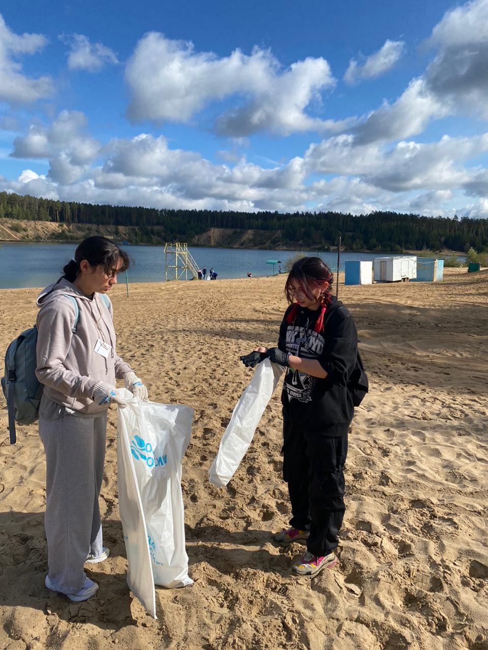 Команда общежития Студгородка приняла участие во Всероссийском субботнике Команда общежития Студгородка приняла участие во Всероссийском субботнике