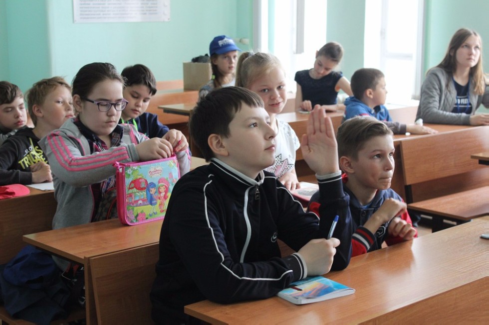 Участники смены 'ИнтеЛЛето' познакомились с Николаем Лобачевским Участники смены 'ИнтеЛЛето' познакомились с Николаем Лобачевским