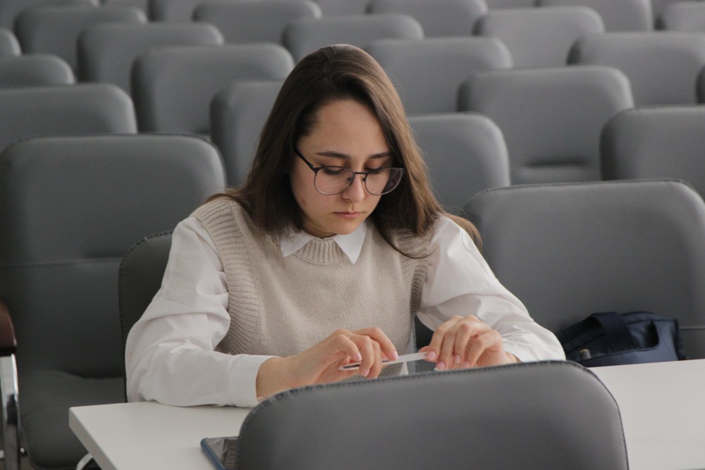 Конкурс на лучшую научно-исследовательскую работу студентов ЕИ КФУ Конкурс на лучшую научно-исследовательскую работу студентов ЕИ КФУ