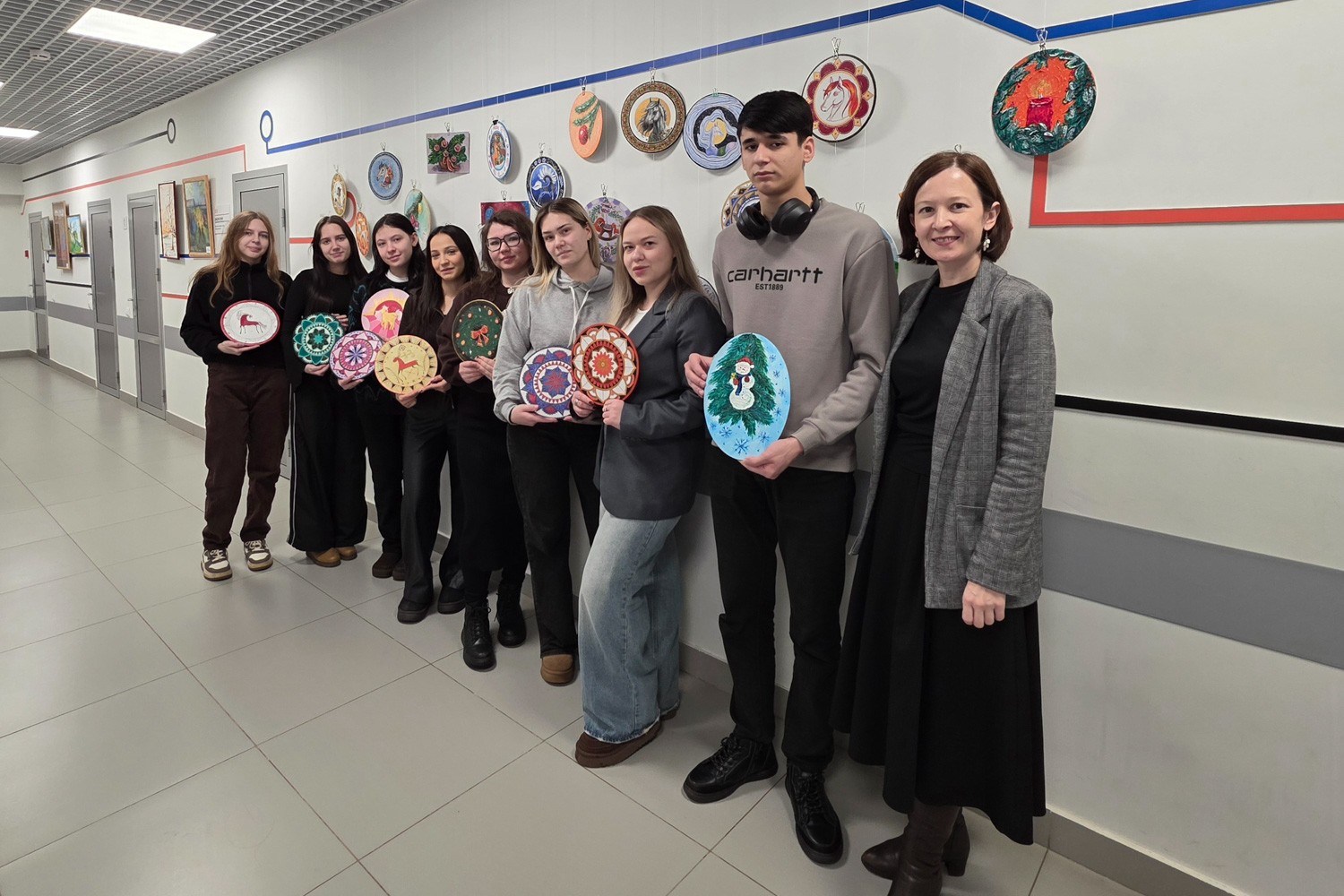 Открылась выставка студенческих работ 'Магия зимнего волшебства' Открылась выставка студенческих работ 'Магия зимнего волшебства'