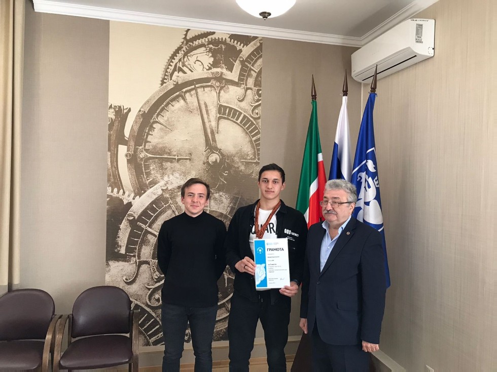 ���������� �������� ����� 1 ����� � ���������-�������������� ���� 