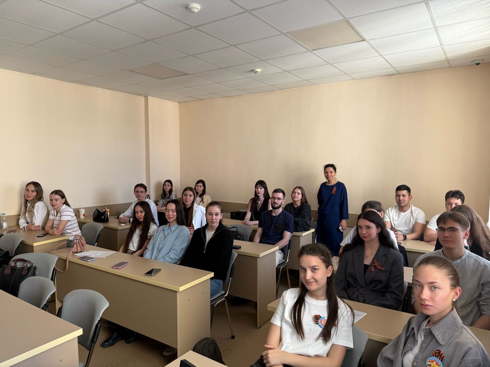 На кафедре экономики производства продолжаются мероприятия, приуроченные к 80-летию Победы На кафедре экономики производства продолжаются мероприятия, приуроченные к 80-летию Победы