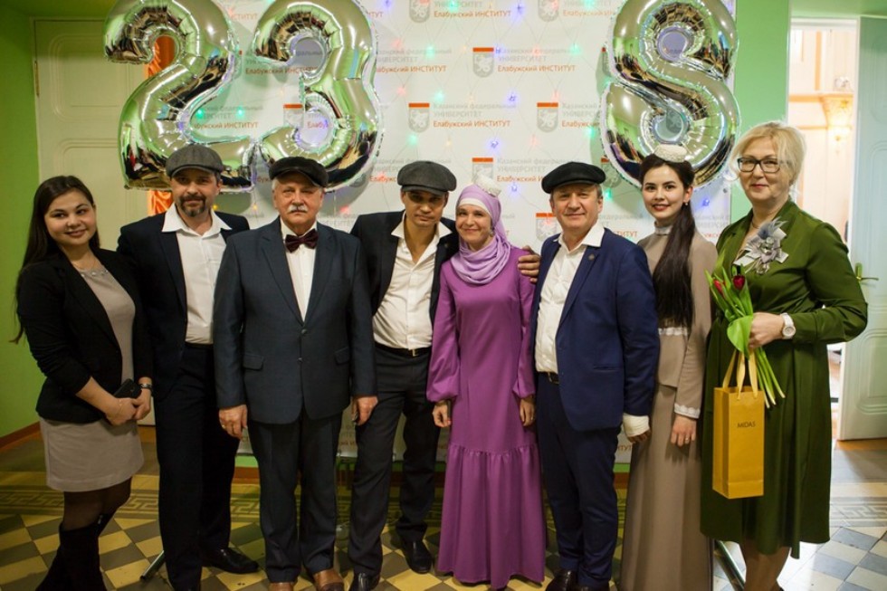 Праздничный концерт '23+8' прошел в Елабужском институте КФУ Праздничный концерт '23+8' прошел в Елабужском институте КФУ