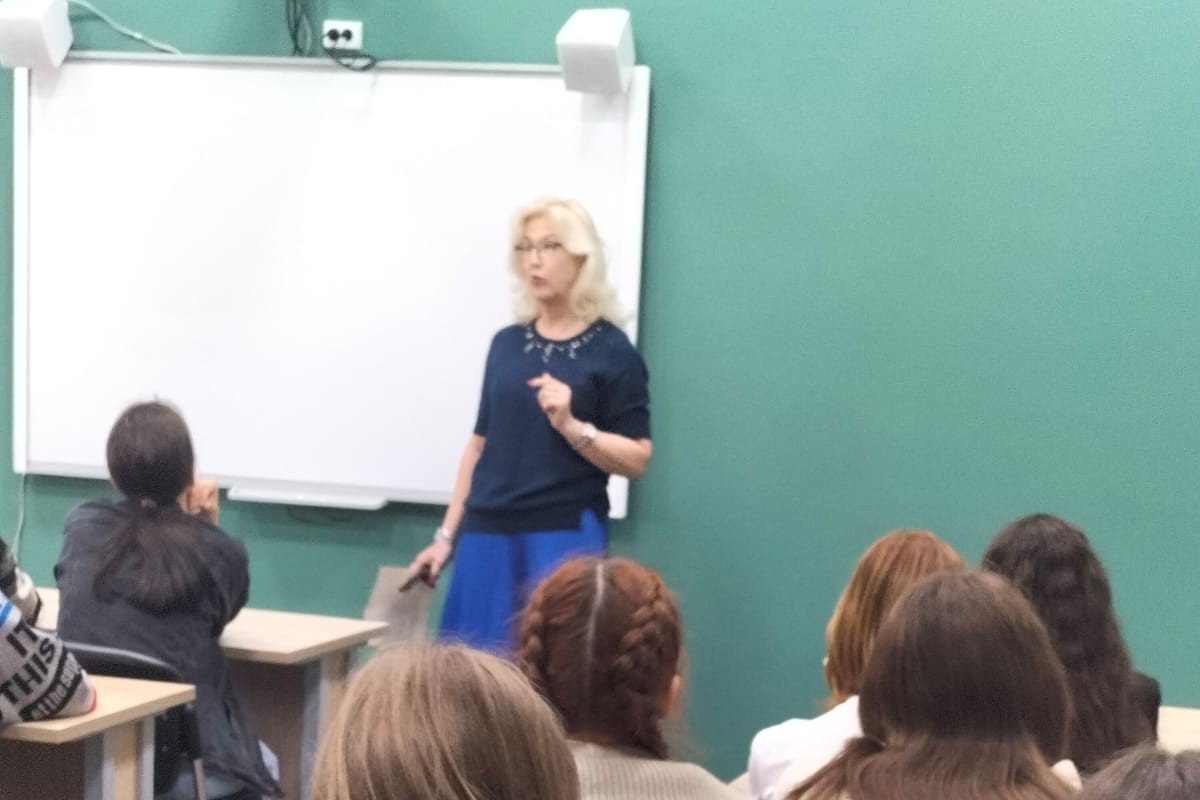 Состоялась встреча студентов отделения филологии и истории с Деготьковым А.А. Состоялась встреча студентов отделения филологии и истории с Деготьковым А.А.