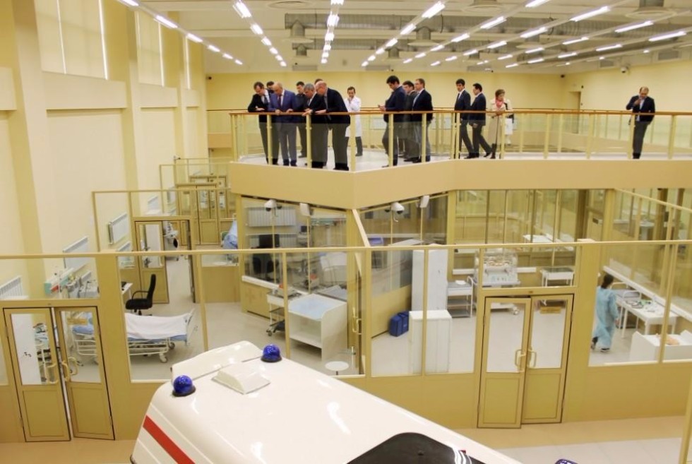 Uzbekistani Delegation at the KFU Biomedical Cluster