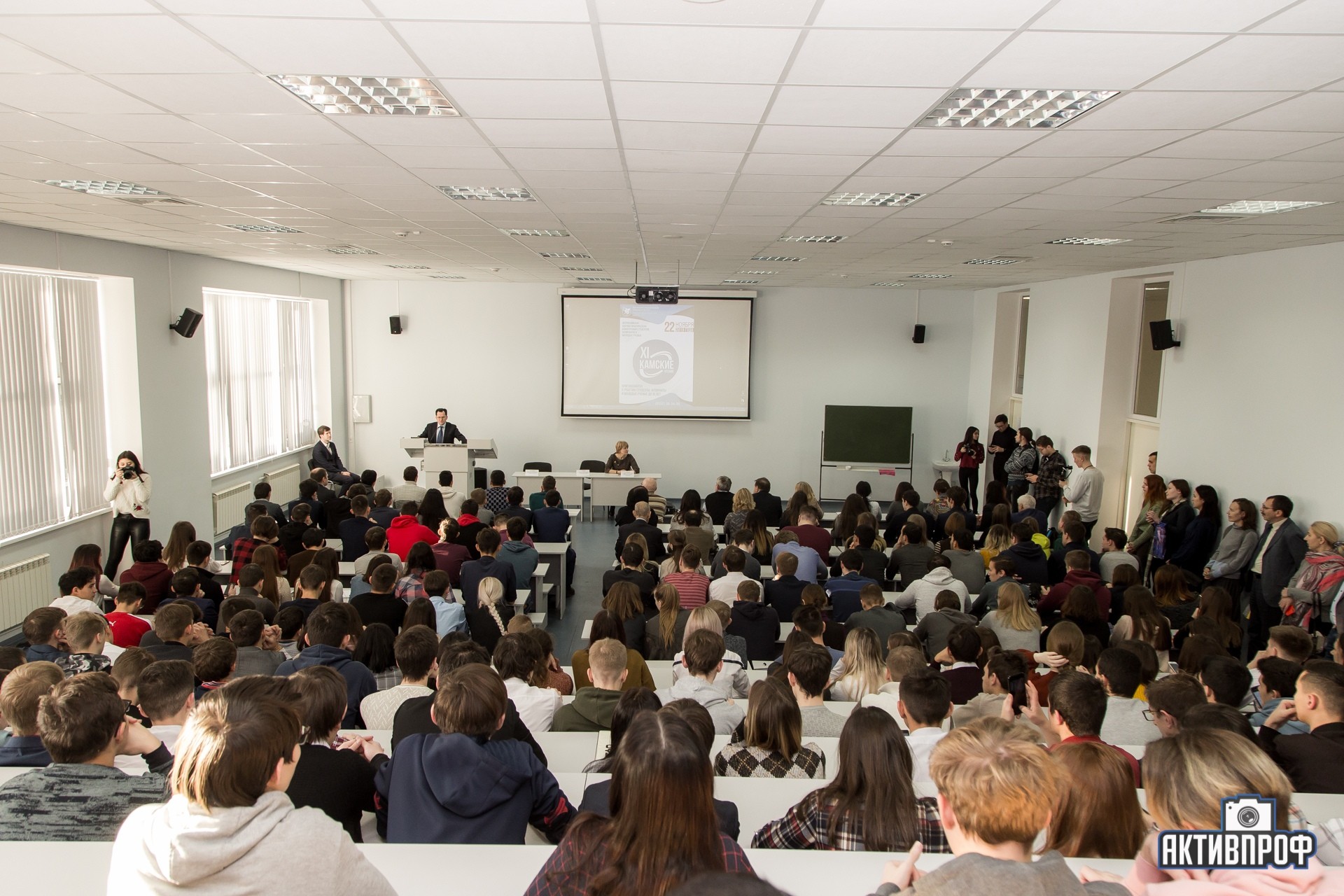 XI ������� ������'