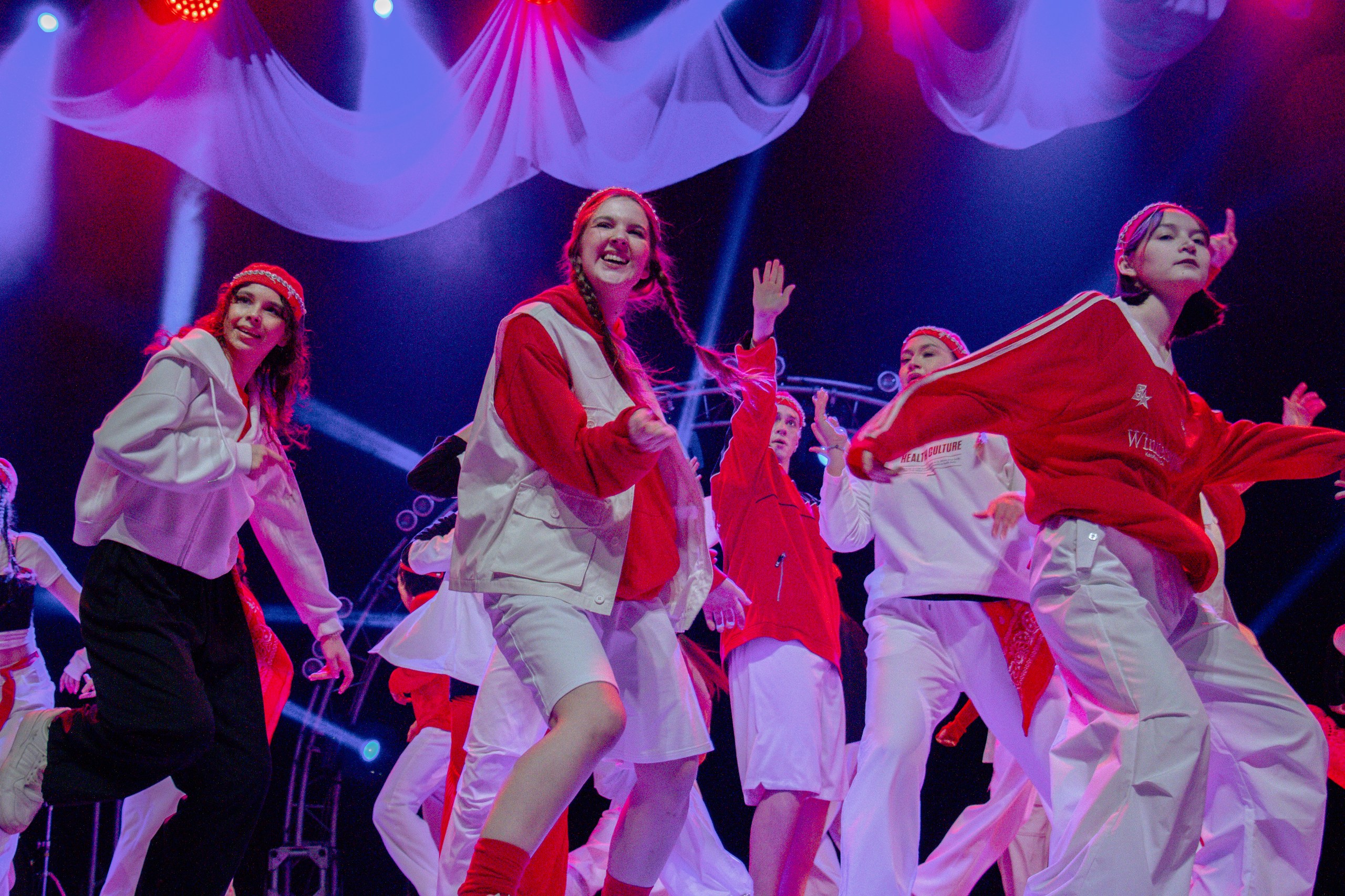 Алиса в космической стране Алиса в космической стране