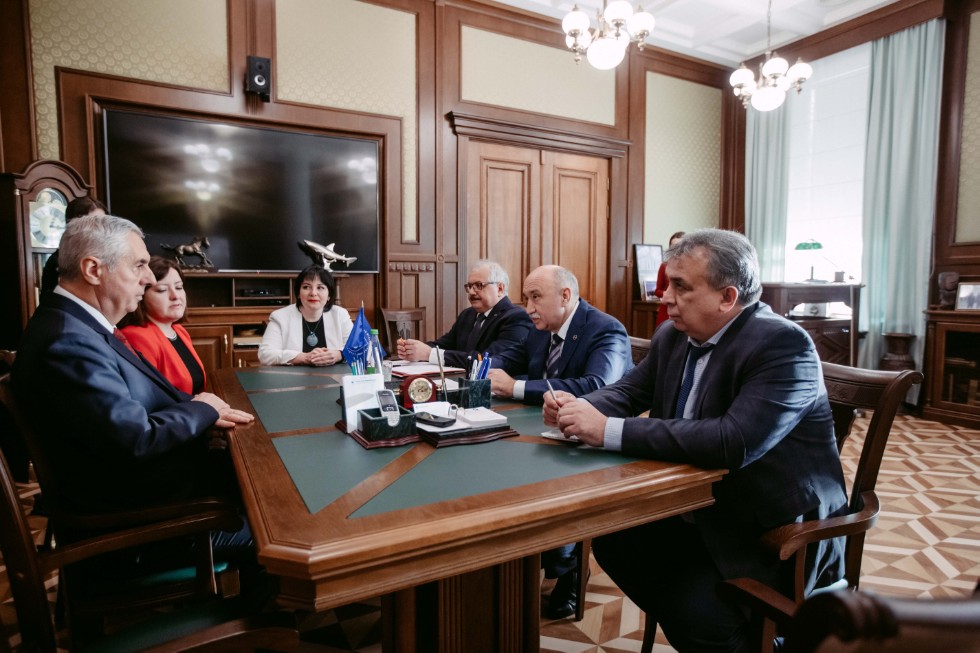 Rector Ilshat Gafurov talked with new Consul General of Turkey of Kazan Ismet Erikan