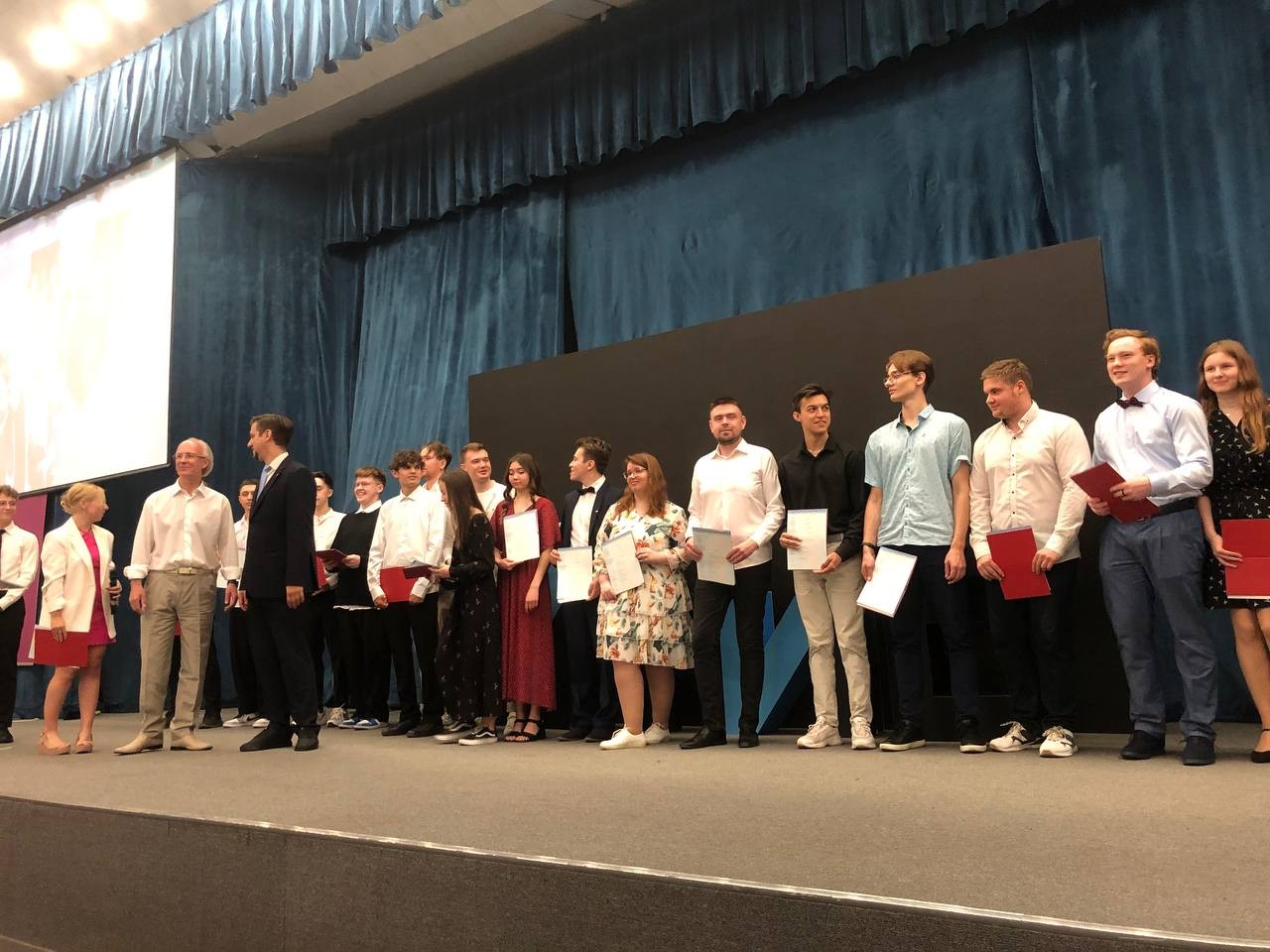 Состоялась церемония вручения дипломов выпускникам бакалавриата и магистратуры 2023 Высшей школы ИТИС Состоялась церемония вручения дипломов выпускникам бакалавриата и магистратуры 2023 Высшей школы ИТИС