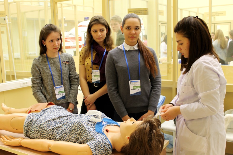 В КФУ провели медицинские квесты для лучших абитуриентов региона В КФУ провели медицинские квесты для лучших абитуриентов региона