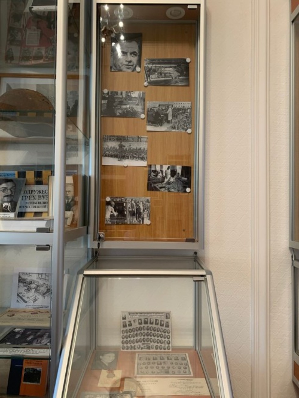 Завершила работу выставка 'Дорога к обелиску' Завершила работу выставка 'Дорога к обелиску'