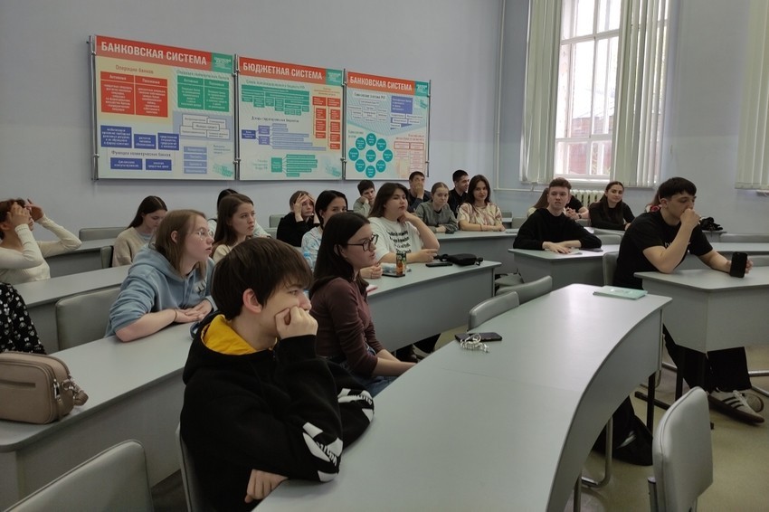 Занятия в ДНК прошли для психолого-педагогических классов Елабужского района Занятия в ДНК прошли для психолого-педагогических классов Елабужского района