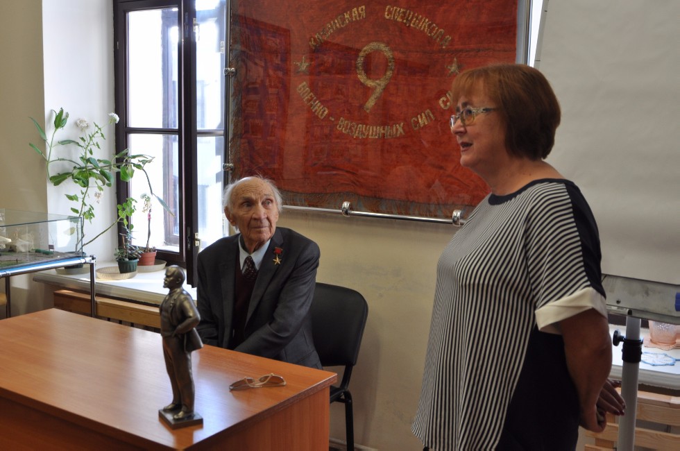 � ������ � ����� ��� ��������� 9 ��������� ��������� ��� (1944 ���� �������), �������, �������� � ������� ������ �������� ����, ����� ���������� �����, ����������� �����-���������� ����, ����������� ������ ������ ���� ������� �������������� �������