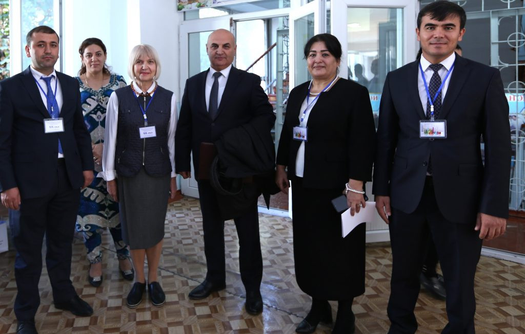 Заведующая кафедрой химического образования в Таджикистане: пленарный доклад, научно-методический семинар, профориентационные встречи
