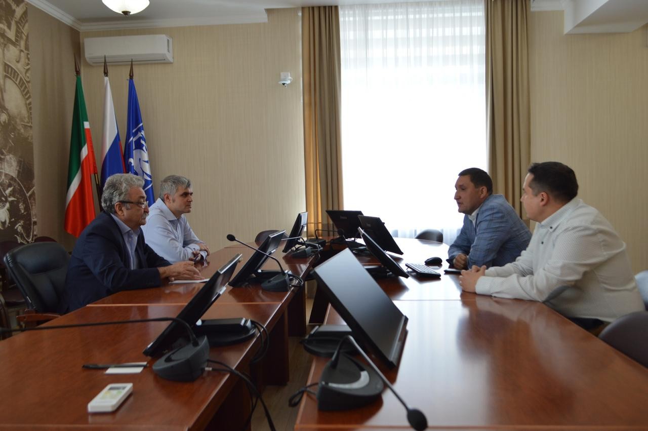 Генеральный директор ООО ИЦ 'Энергопрогресс' Гараев Алмаз Лябисович посетил Инженерный институт КФУ Генеральный директор ООО ИЦ 'Энергопрогресс' Гараев Алмаз Лябисович посетил Инженерный институт КФУ