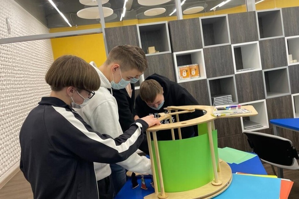 Преподаватели Елабужского института организовали квест для выпускников средних общеобразовательных школ и СПО на базе ДНК им. К.А. Валиева Преподаватели Елабужского института организовали квест для выпускников средних общеобразовательных школ и СПО на базе ДНК им. К.А. Валиева