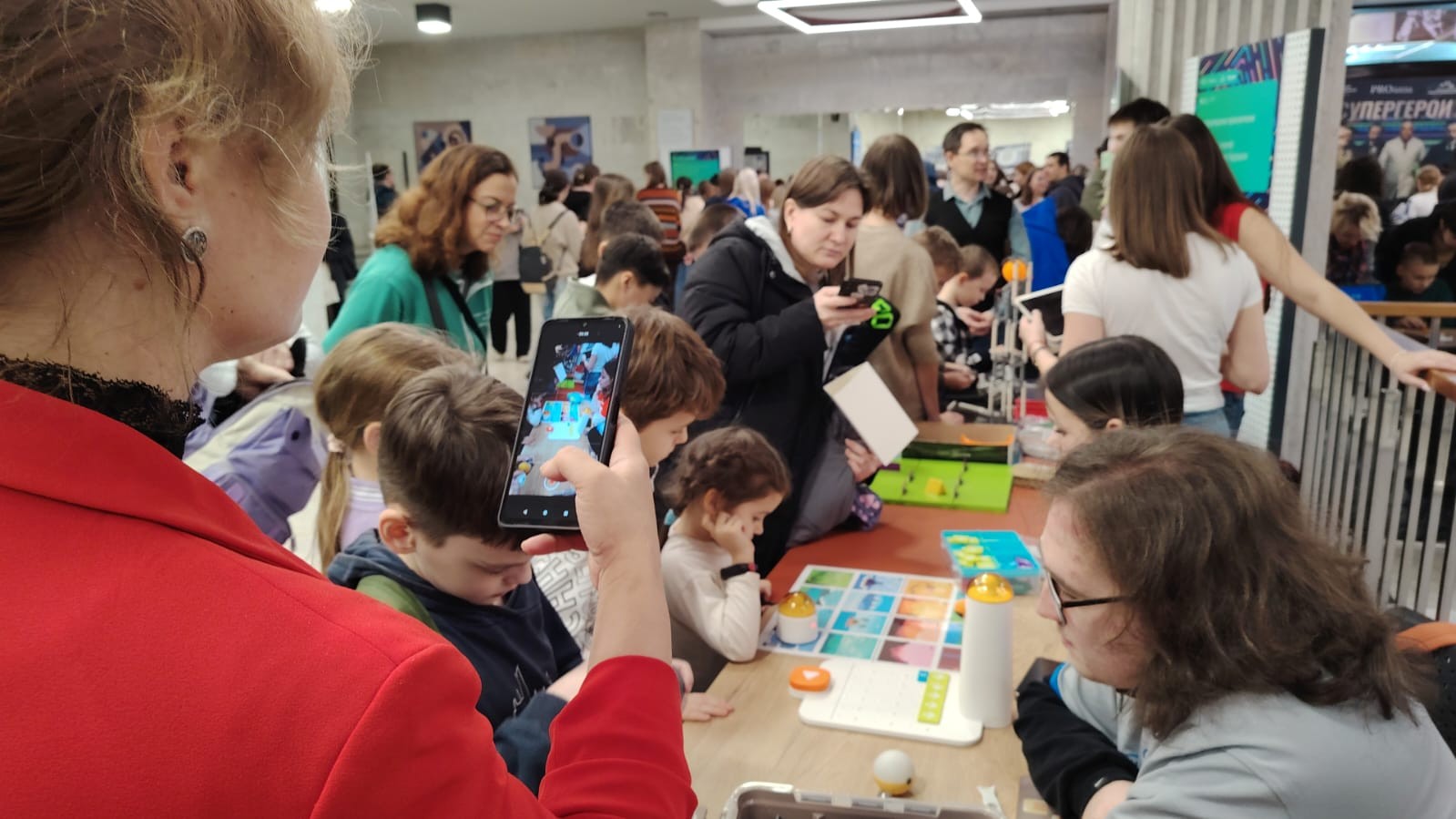 Елабужский институт КФУ представил научные интерактивы на фестивале PROнаука Елабужский институт КФУ представил научные интерактивы на фестивале PROнаука