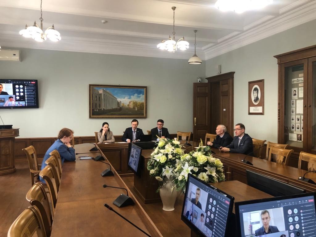 Прошел международный научный круглый стол 'Основные парадигмы в методологии исследования современных правовых систем' Прошел международный научный круглый стол 'Основные парадигмы в методологии исследования современных правовых систем'