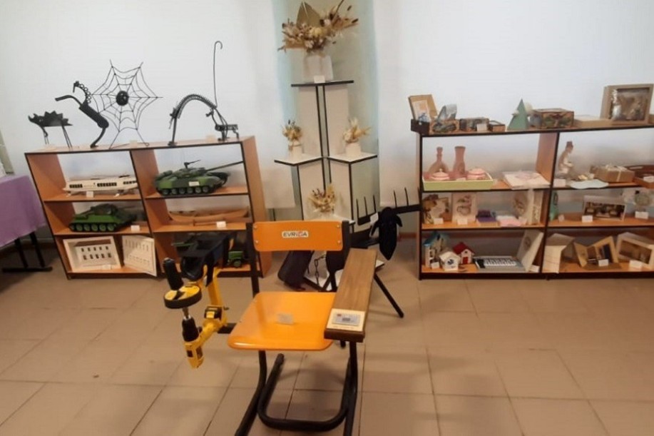 Выставка 'Макетное искусство' открылась в Елабужском институте Выставка 'Макетное искусство' открылась в Елабужском институте