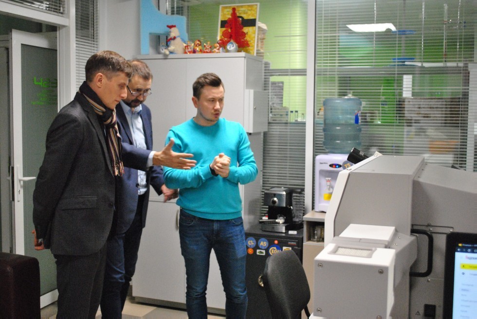 Руководитель Центра компетенций импортозамещения Министерства энергетики РФ ознакомился с возможностями КФУ Руководитель Центра компетенций импортозамещения Министерства энергетики РФ ознакомился с возможностями КФУ