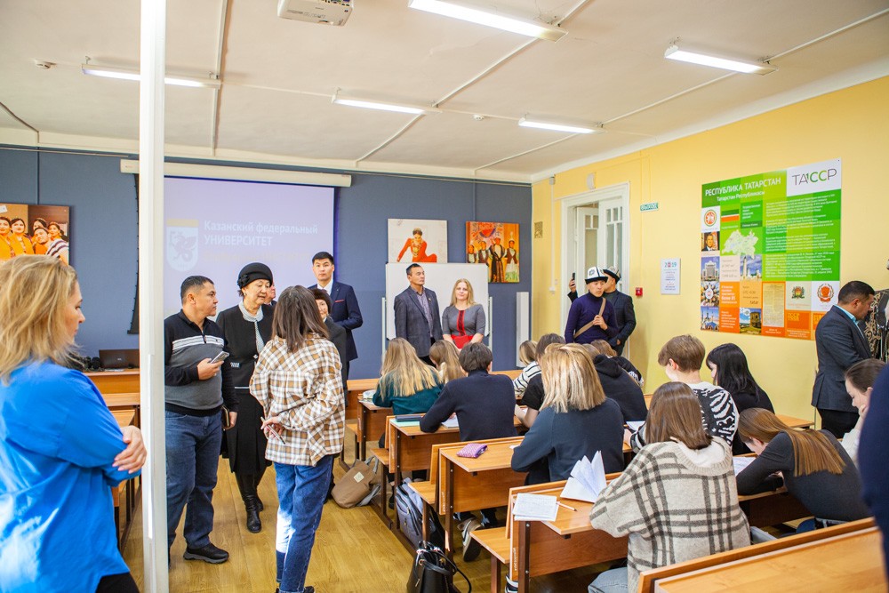 В Елабужском институте стартовали курсы повышения квалификации для преподавателей Ошского государственного педагогического университета В Елабужском институте стартовали курсы повышения квалификации для преподавателей Ошского государственного педагогического университета