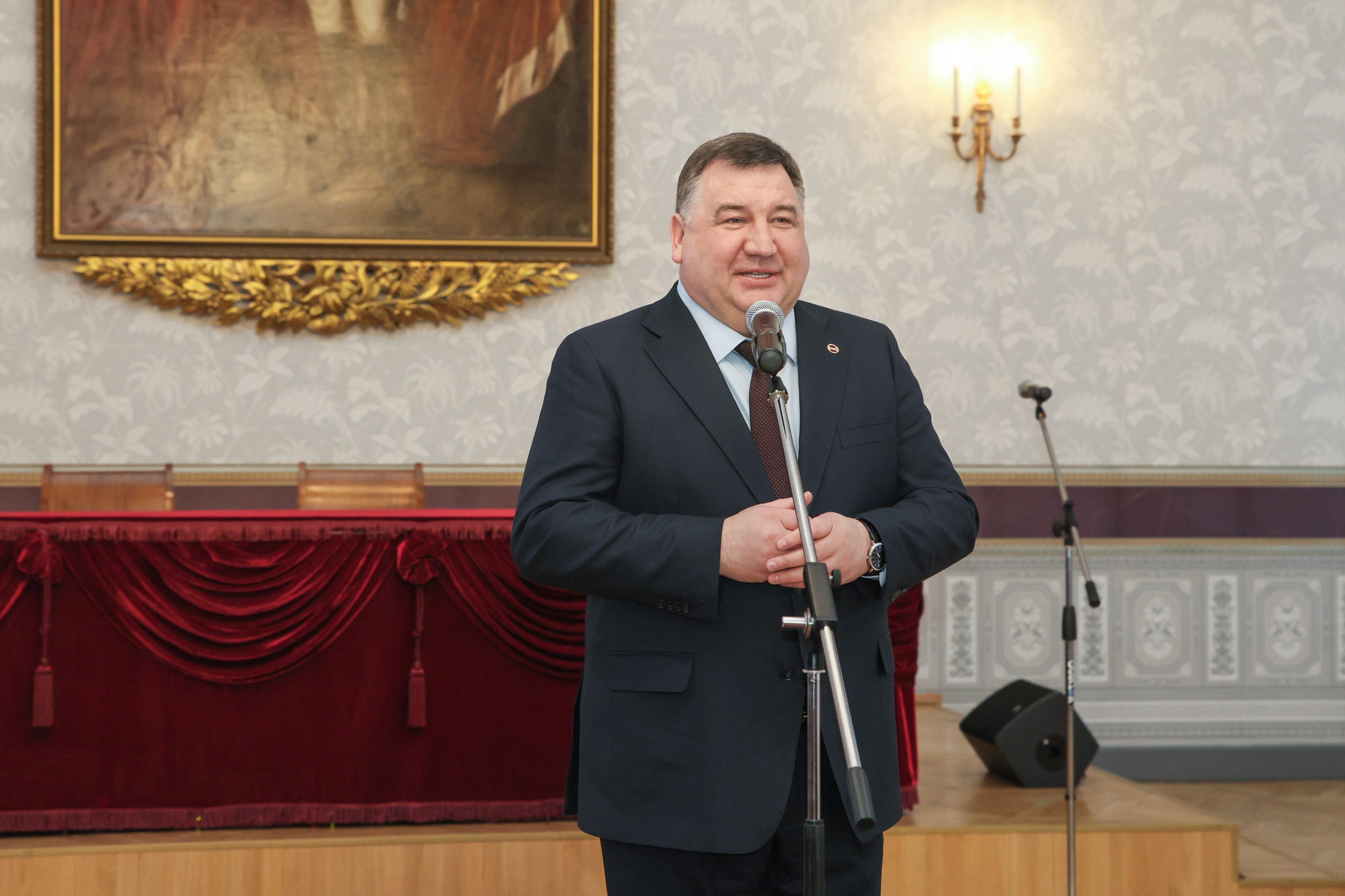 Ректор КФУ Ленар Сафин: 'Женщины приносят в этот мир гармонию, нежность, красоту и самое сильное, чистое, бескорыстное чувство ? безусловную материнскую любовь' Ректор КФУ Ленар Сафин: 'Женщины приносят в этот мир гармонию, нежность, красоту и самое сильное, чистое, бескорыстное чувство ? безусловную материнскую любовь'