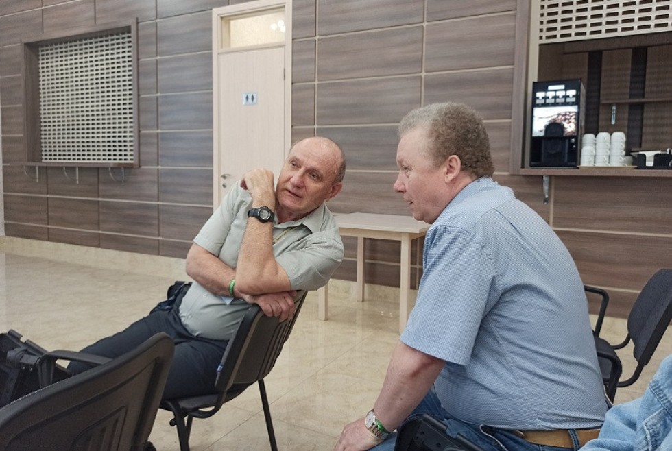 Международная школа-конференция 'Комплексный анализ и его приложения' Международная школа-конференция 'Комплексный анализ и его приложения'