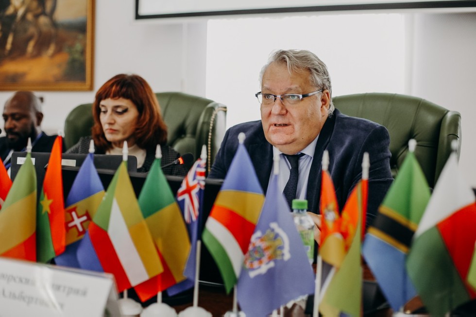 ������ �� �������������� ������ � ������ ��������� � ���