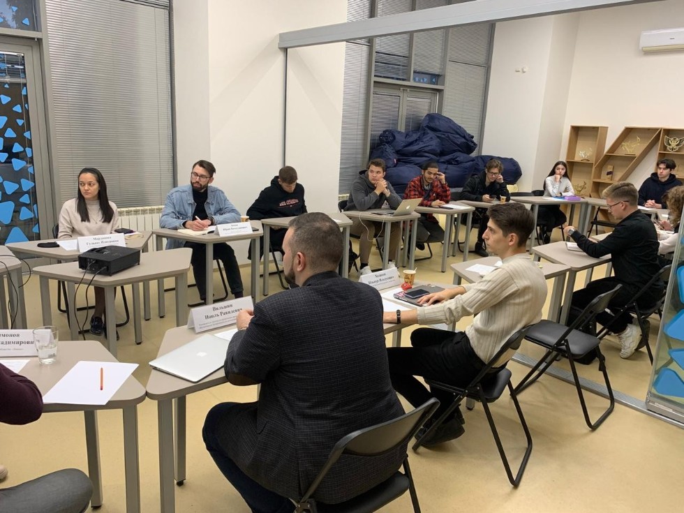 Казанский университет посетили представители Российского общества 'Знание'. Казанский университет посетили представители Российского общества 'Знание'.