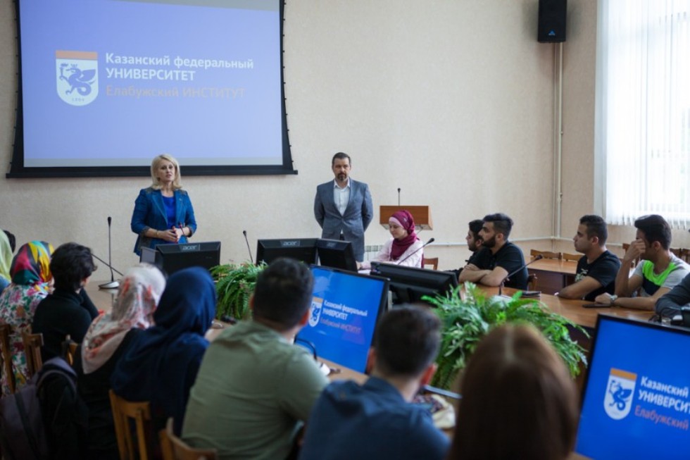 В Елабужском институте КФУ завершилось обучение студентов из Ирана В Елабужском институте КФУ завершилось обучение студентов из Ирана