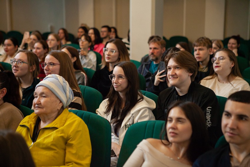 'Последний звонок' прозвенел на отделении иностранных языков 'Последний звонок' прозвенел на отделении иностранных языков