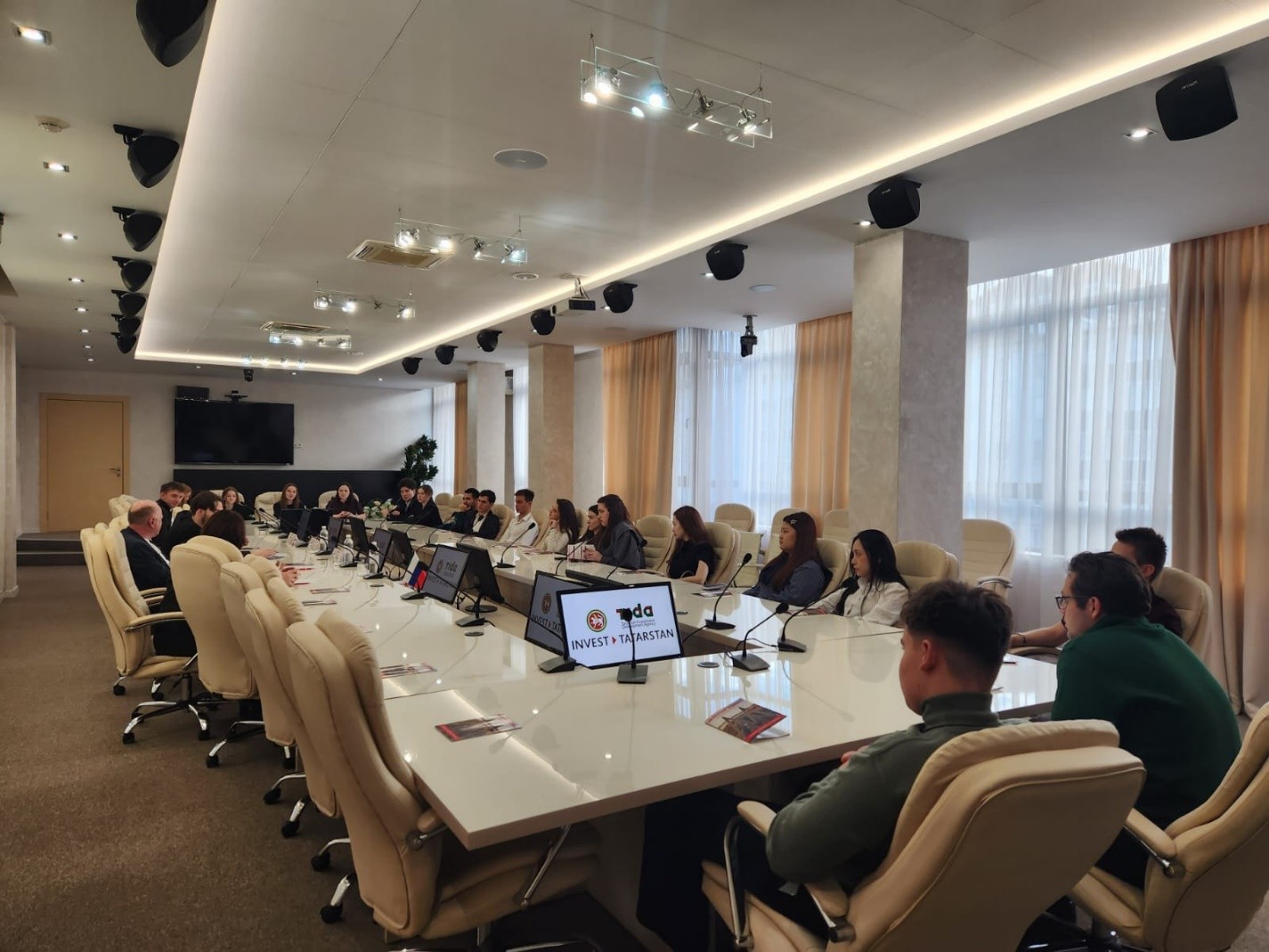 Студенты Института международных отношений, истории и востоковедения посетили Агентство инвестиционного развития РТ Студенты Института международных отношений, истории и востоковедения посетили Агентство инвестиционного развития РТ