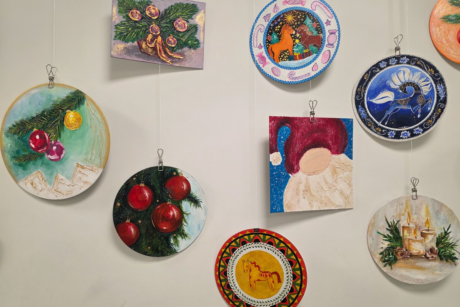 Открылась выставка студенческих работ 'Магия зимнего волшебства' Открылась выставка студенческих работ 'Магия зимнего волшебства'