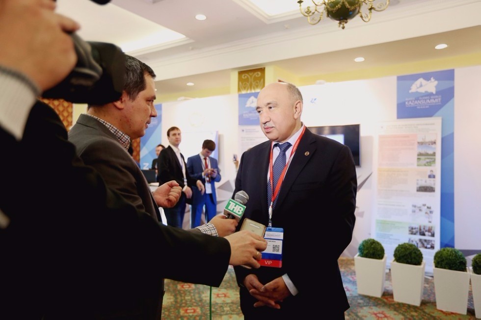 Kazan University Represented at KazanSummit 2017