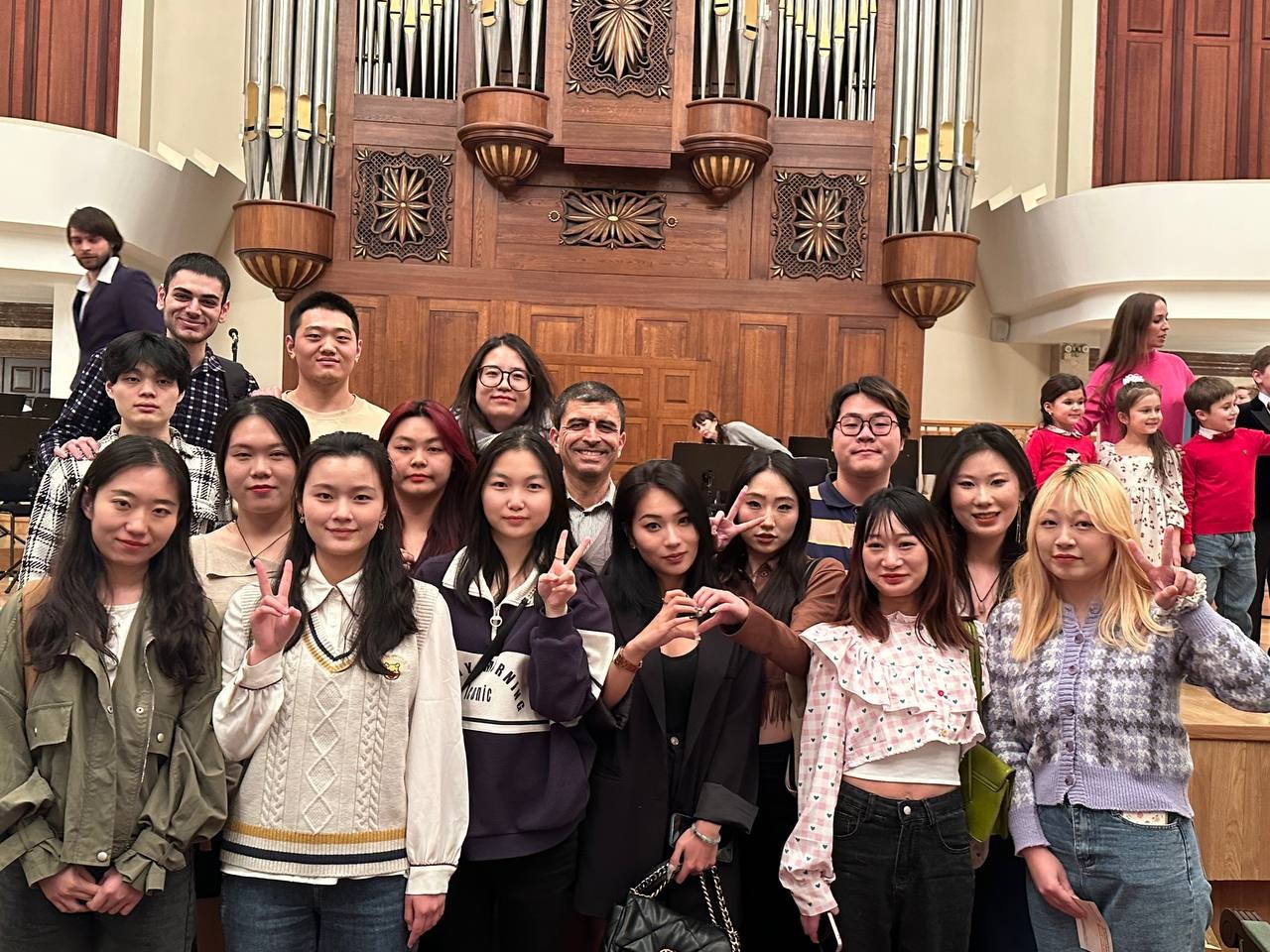 Иностранные студенты ВШИЯиП на концерте в консерватории Иностранные студенты ВШИЯиП на концерте в консерватории