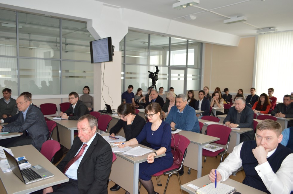 �������-����������� '���������� ���������' �� '���������' (�. ������) � ��� '�����������������-�������'(�. ������)