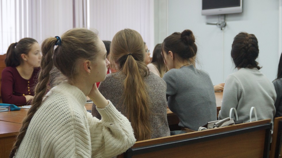 On February 13, the popular science lecture 'Linguistics and Country Studies: Mentality, Language, Culture' was delivered by Lyudmila Svirina, an associate professor in the Department of Linguistic and Intercultural Communication ,Linguistics and Country Studies: Mentality, Language, Culture