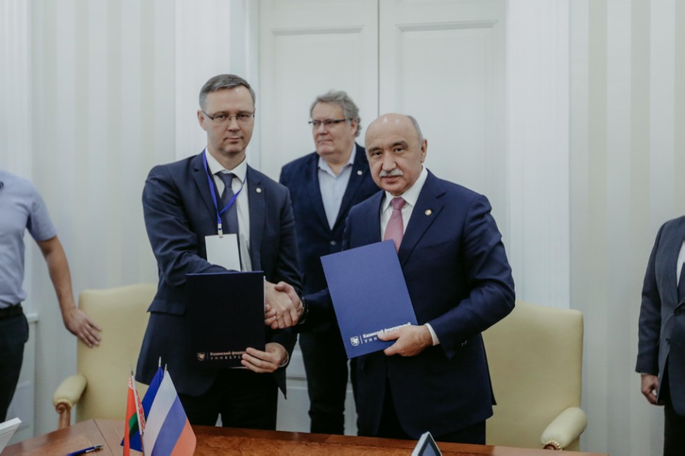 Cooperation agreement signed with Gomel State University Cooperation agreement signed with Gomel State University