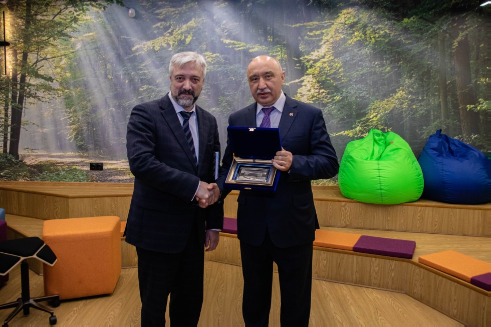 ���� ������ ��������� ������������ ��������� �� ����� ����������� ����������� ����������, �����������������, ����������� �� �������, � �� �������������� ������������� �������������� �� ����� � �.�. ����������