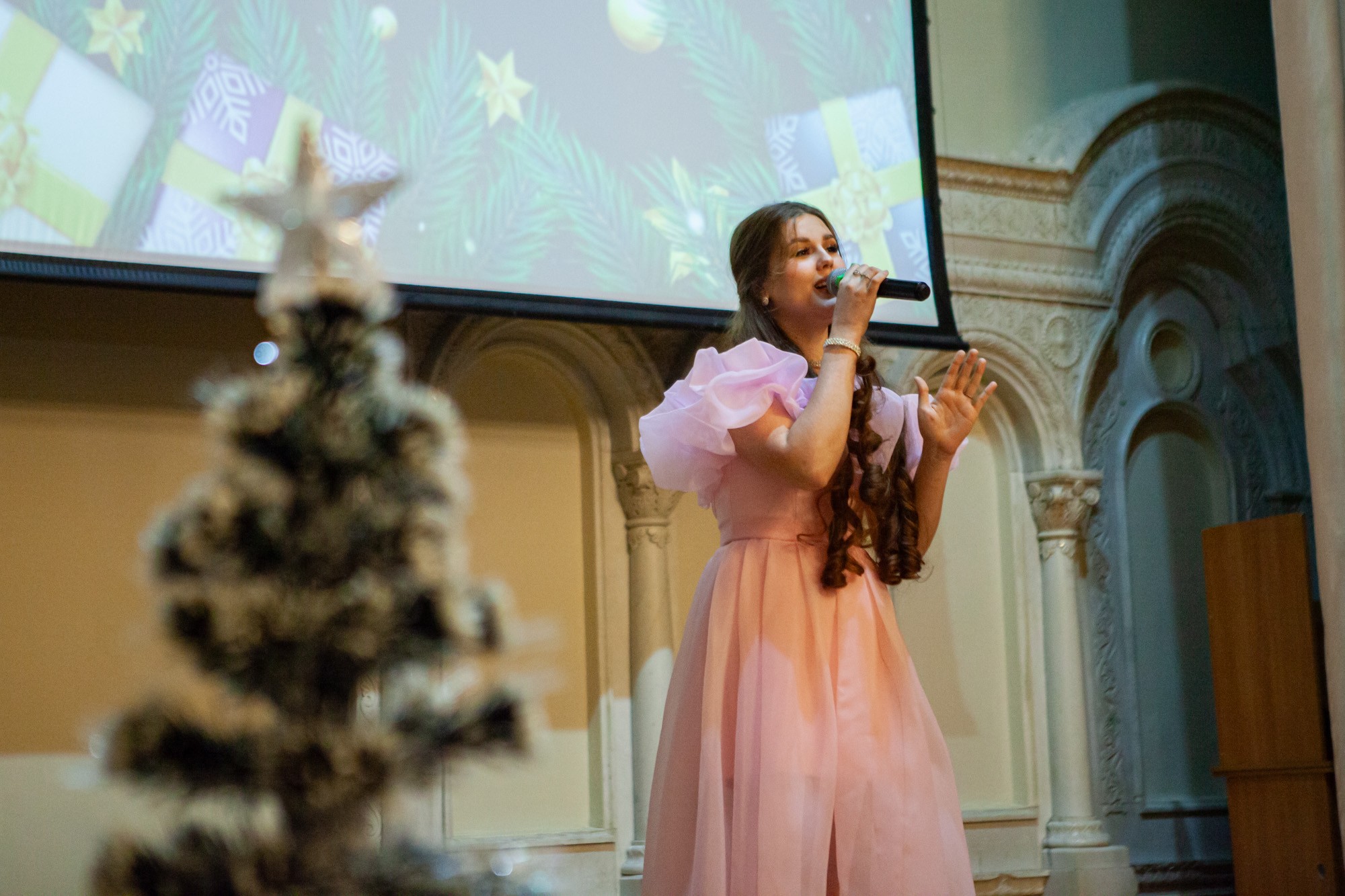 В Елабужском институте КФУ наградили лучших студентов года В Елабужском институте КФУ наградили лучших студентов года